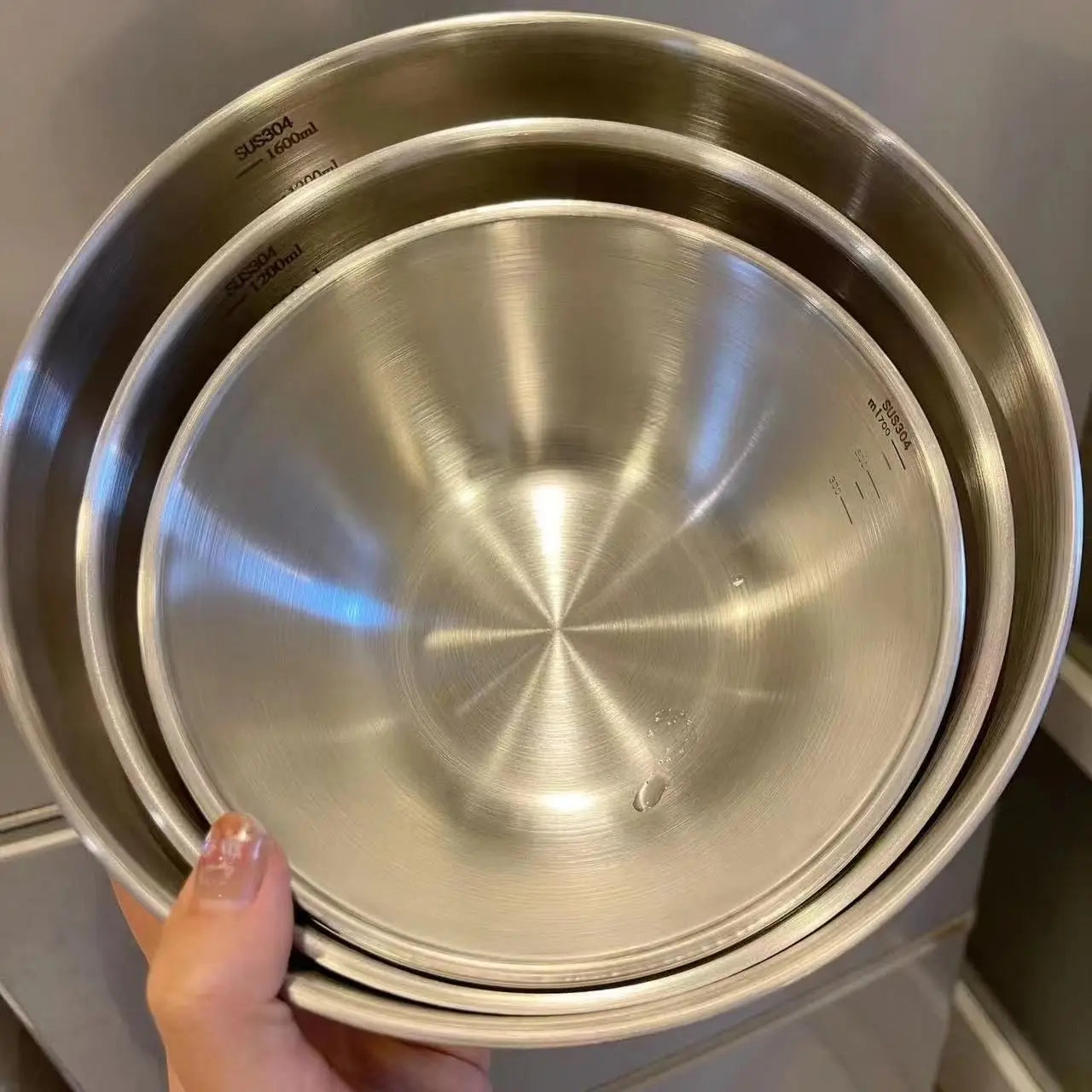 Stainless Steel Mixing Bowl With Scale