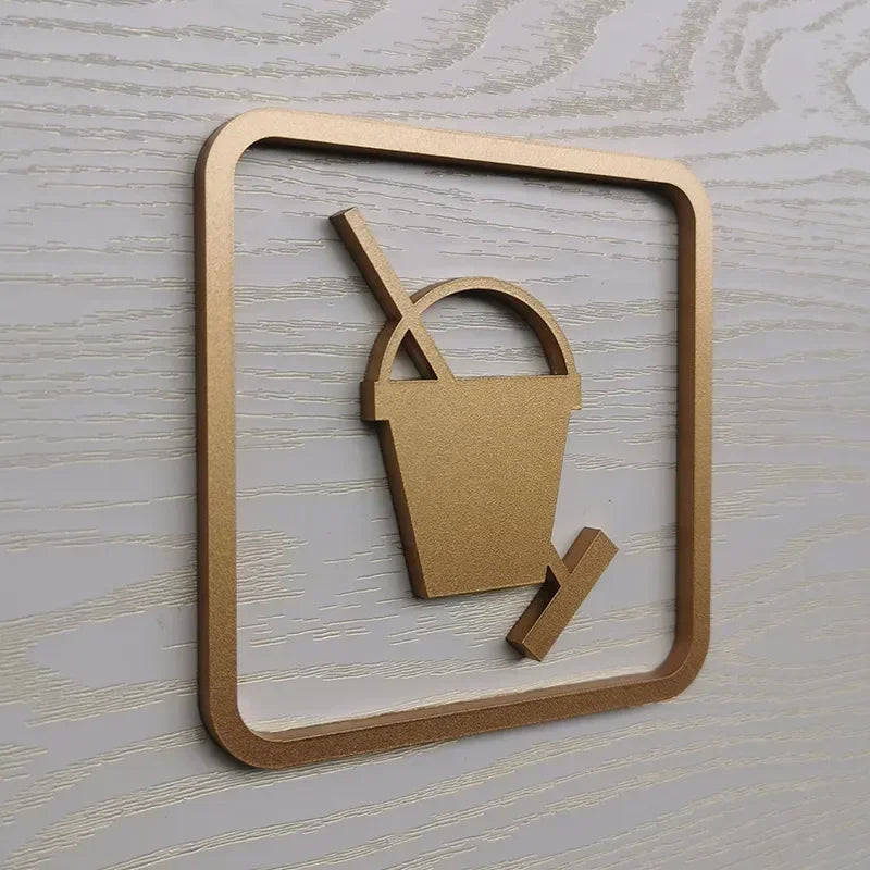 Creative Bathroom Signage Acrylic Shopping Malls Hotels Bathroom Restroom Toilet Squatting Sitting Door Stickers Prompt Signs